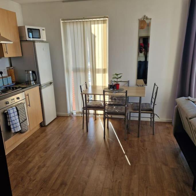 Two Bed In Sportscity マンチェスター エクステリア 写真